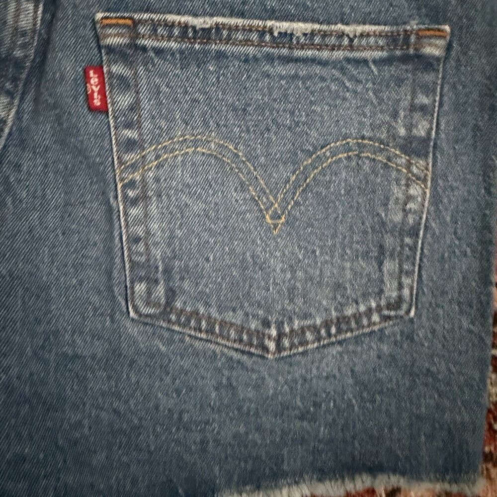 Levi’s 501 High Rise Women’s Shorts Size 28 Medium Wash Cut Off Blue Denim NWT - Picture 8 of 15